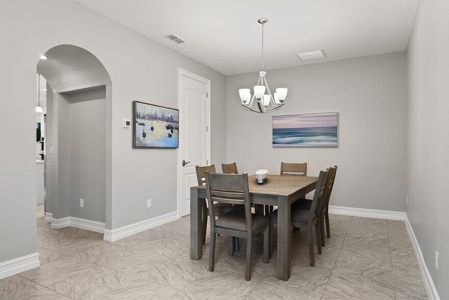 Building Photo - 132 Mediterranean Way