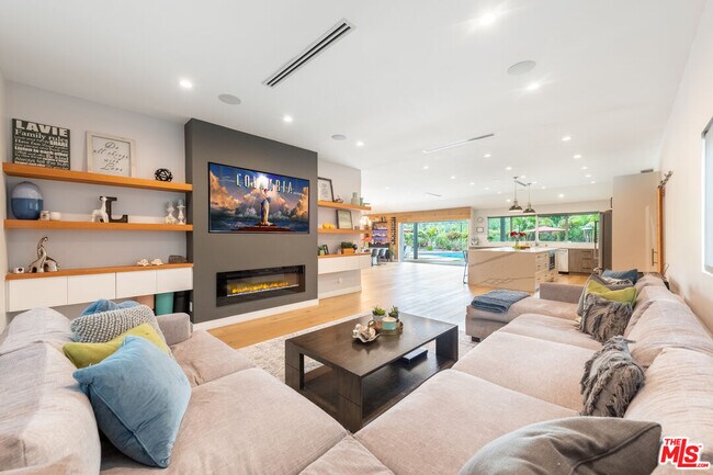 Building Photo - 4629 Cerro Verde Pl