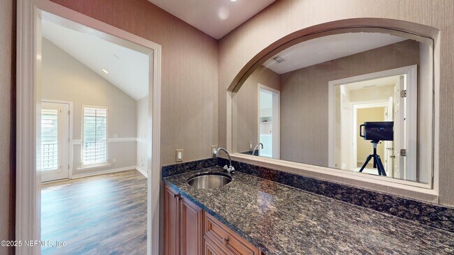 Building Photo - 1334 Charter Ct