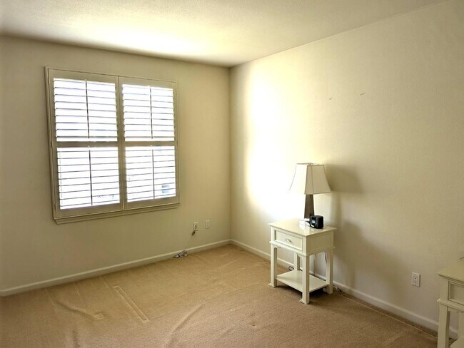 Building Photo - 4028 Fitzpatrick Way