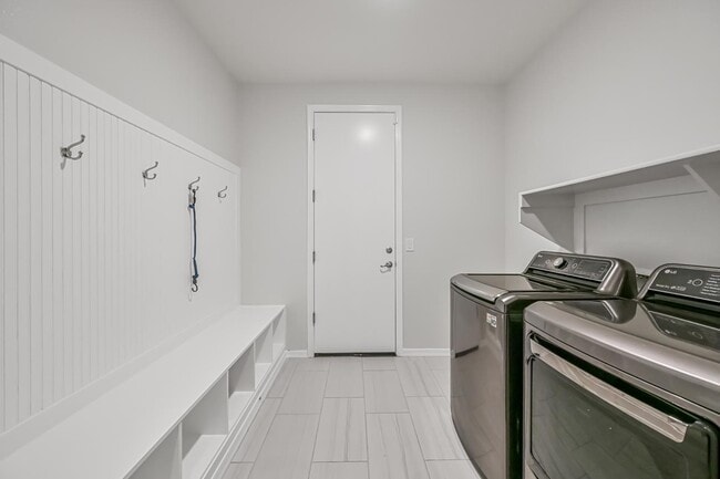 Building Photo - 9775 W Cashman Dr