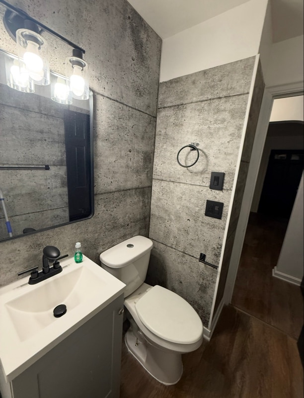 Building Photo - 3938 E 177th St