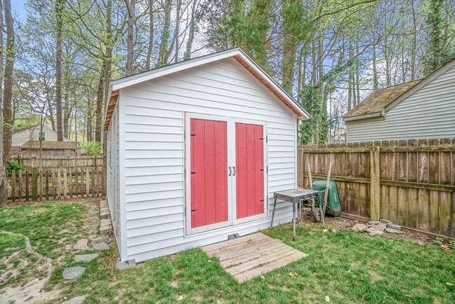 Building Photo - 717 Hempstead Ct