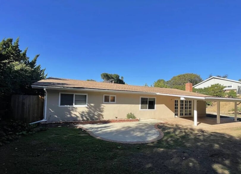 Building Photo - 22330 Victory Blvd