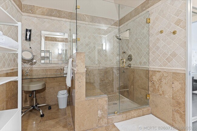 Building Photo - 5190 Lake Catalina Dr