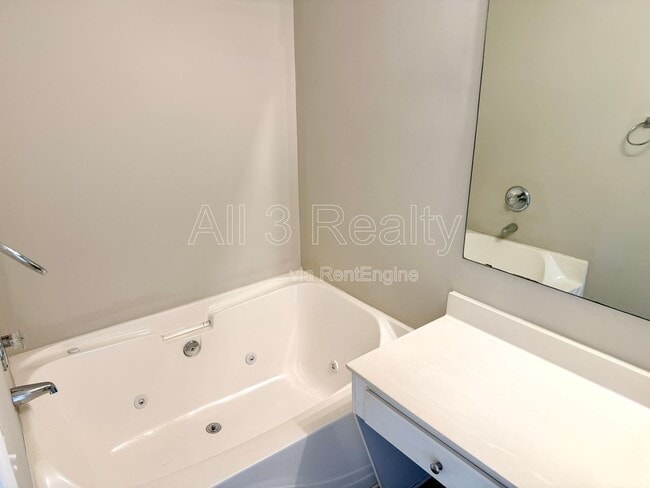 Building Photo - 837 Crestwell Cir