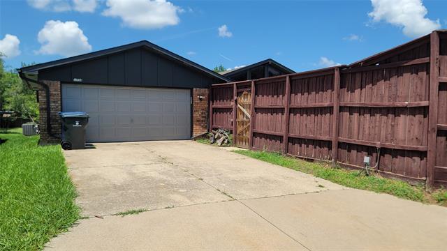 Building Photo - 1334 Paris Dr