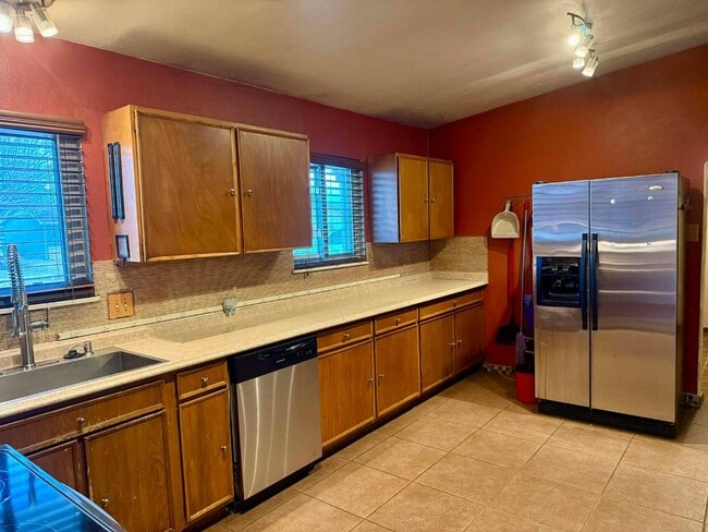 Building Photo - 8 Deborah Dr