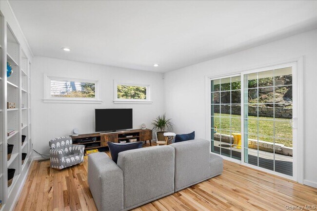 Building Photo - 19 Sherwood Dr