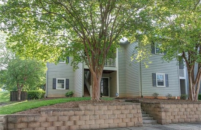 Building Photo - 3206 Selwyn Farms Ln