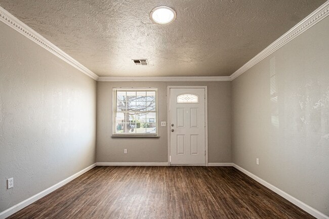 Building Photo - Great 3 Bed 2 Bath in OKC!