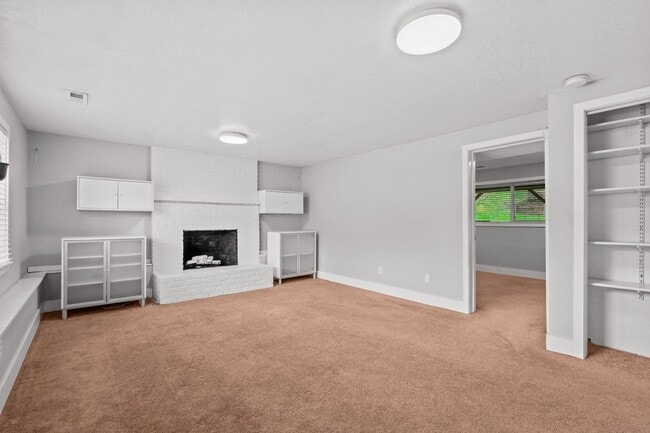 Building Photo - 7393 SW Bayberry Dr