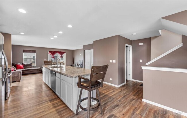 Building Photo - 2270 Aurora Dr