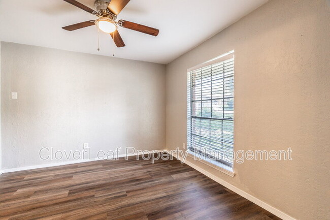 Building Photo - 5102 Staplehurst St