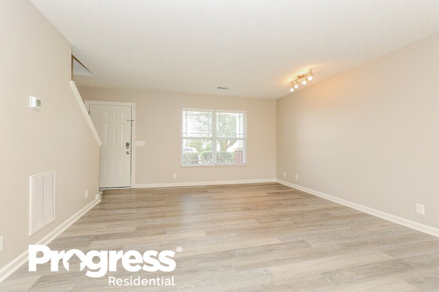 Building Photo - 3204 Nicole Dr