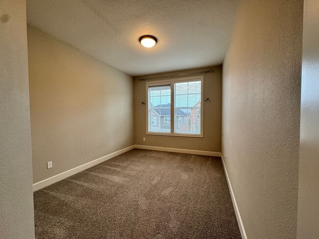 Building Photo - FOR RENT UNFURNISHED: Beautifully maintained 2015 Noyes-built home, 5 bed, 3 bath, 2 car garage w...