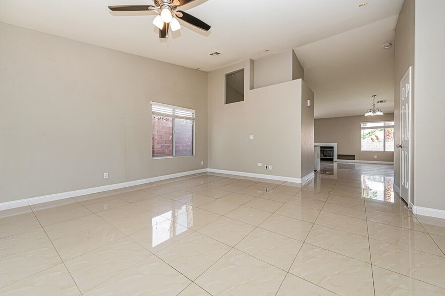 Building Photo - 2216 Jardine Ave