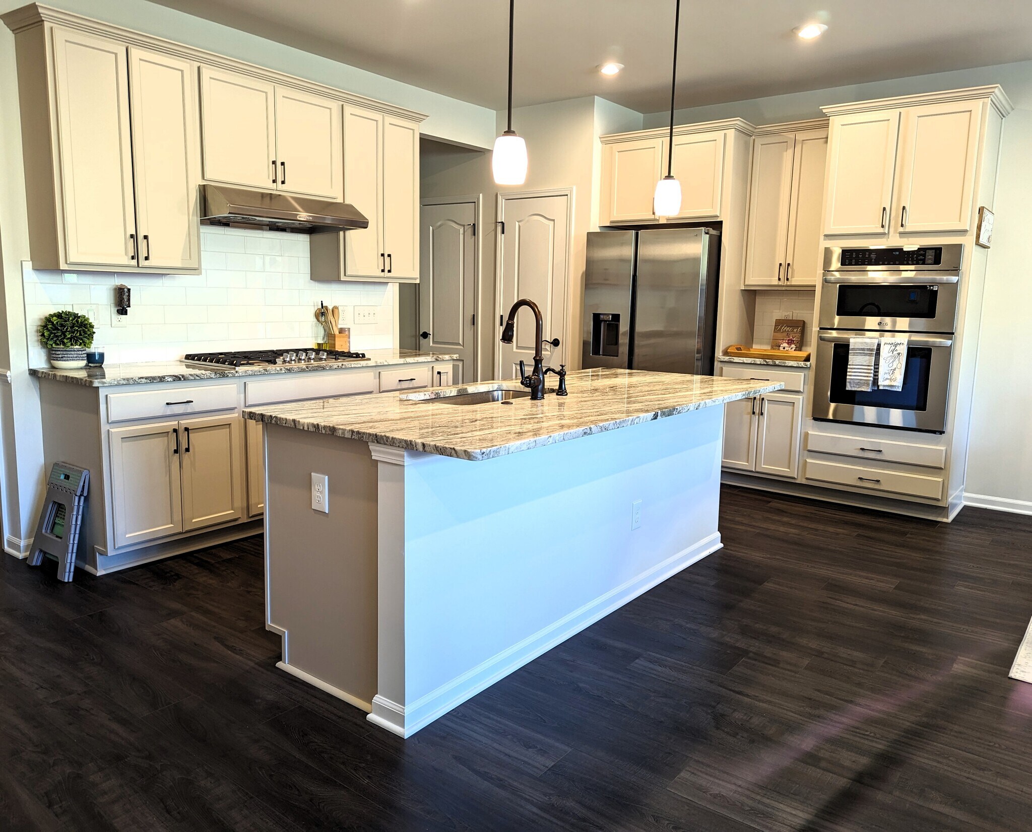 Smart appliances - 4709 Broomfield Way