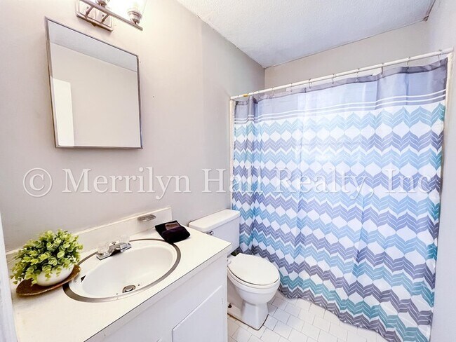 Building Photo - Updated 3 Bedroom home with Luxury Vinyl P...