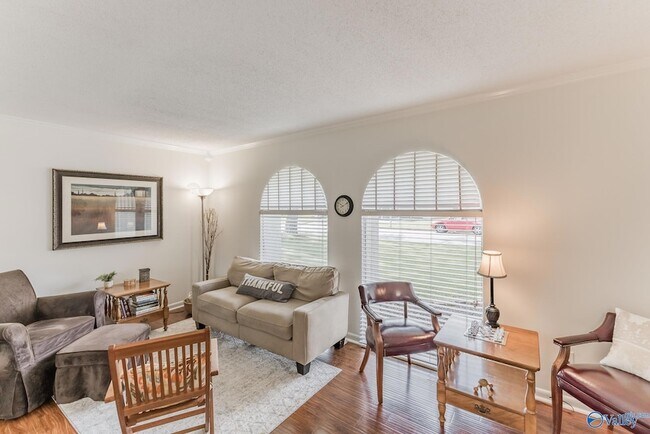 Building Photo - 1907 Waxleaf Green SE