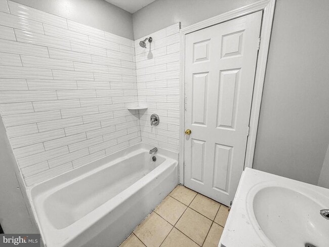 Building Photo - 5341 Market St