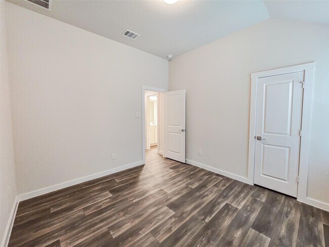 Building Photo - 3068 Sunmoon Ln