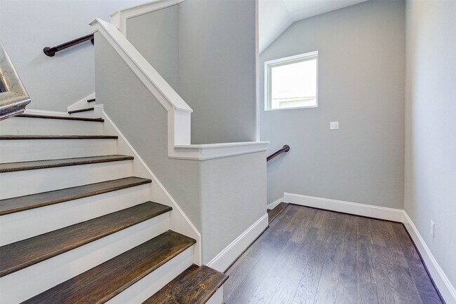 Building Photo - 4605 Nett St