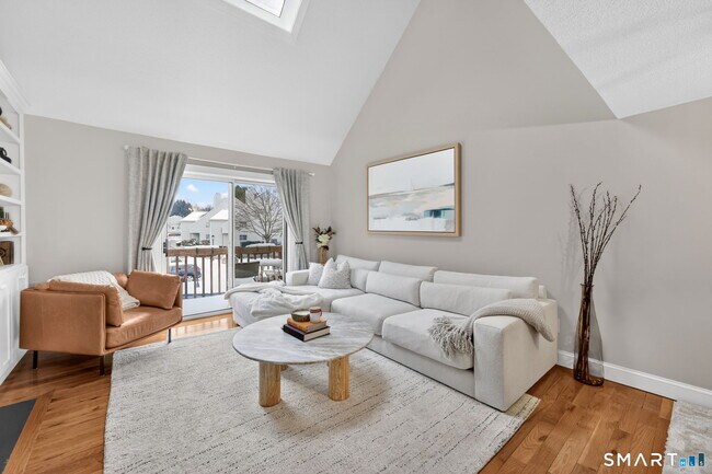 Building Photo - 3200 Madison Ave