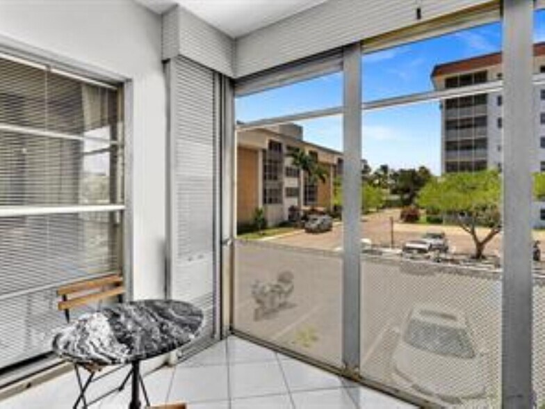 Building Photo - 3020 NE 16th Ave