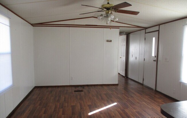 Building Photo - 133 Cypress Ln