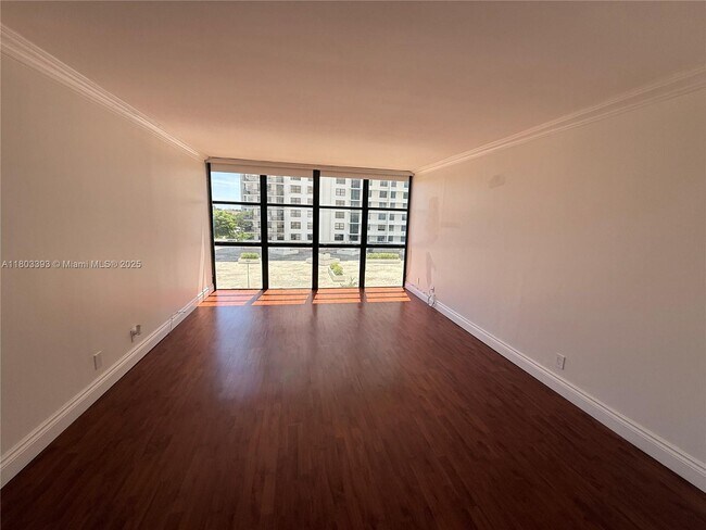 Building Photo - 18181 NE 31st Ct