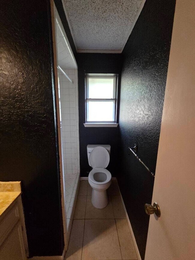 Building Photo - 801 Cagle Ln