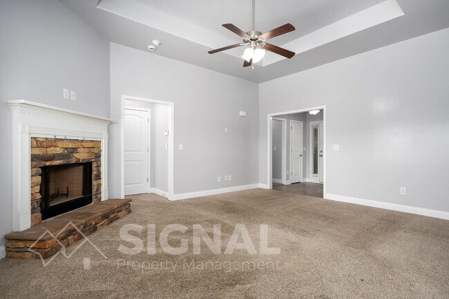 Building Photo - 473 River Crest Dr N