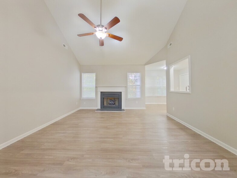 Building Photo - 5020 Osage Cir