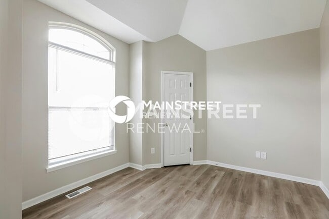 Building Photo - 5 Bedroom Pet-Friendly Home in Kansas City...