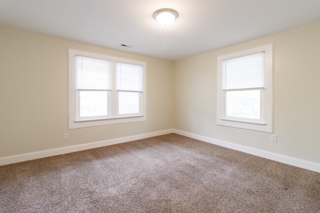 Building Photo - 1338 N Olney St