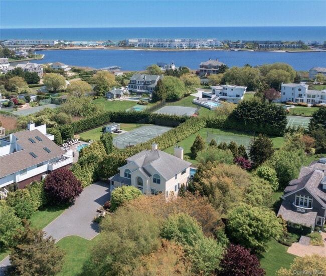 Building Photo - 7 Stillwaters Ln