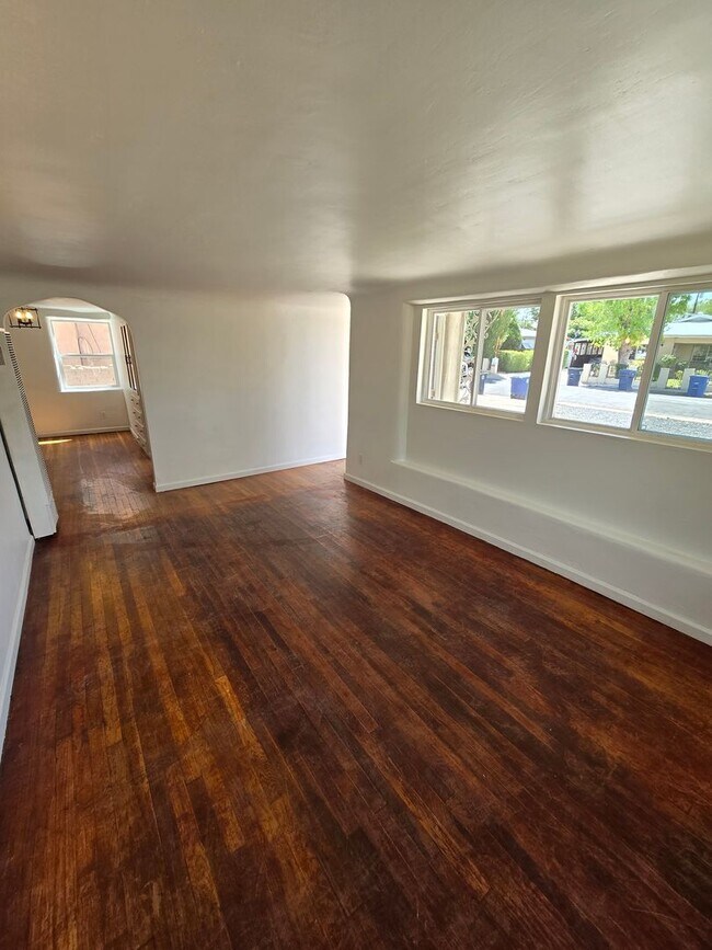 Building Photo - 2533 Aspen Ave NW