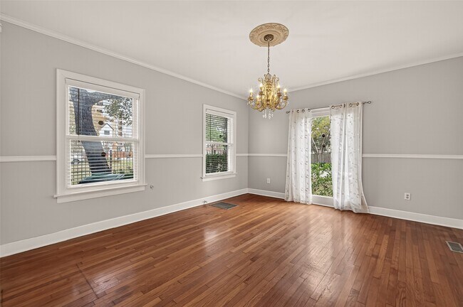 Building Photo - 7128 Staffordshire Blvd