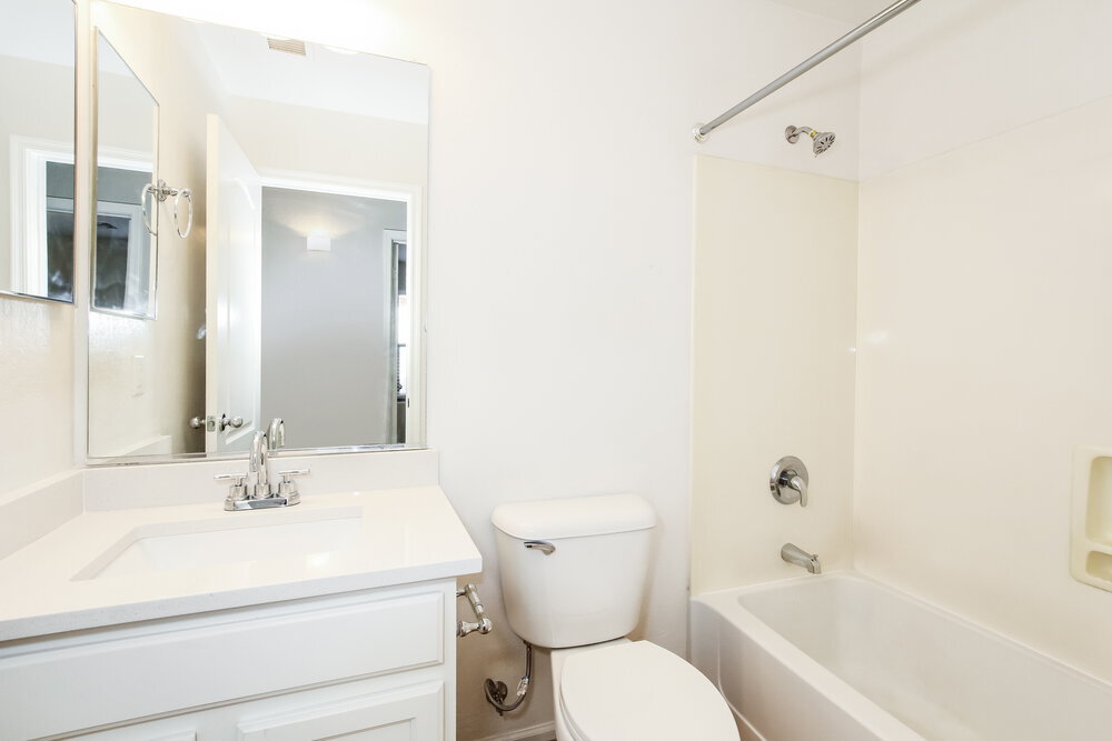 Building Photo - 614 E Jeanne Ln