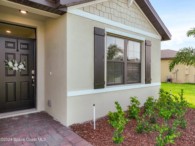 Building Photo - 2243 Capital Dr