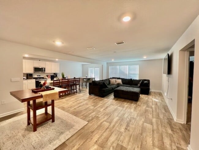 Building Photo - 5539 Mars Hl Ln