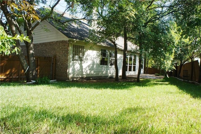 Building Photo - 13632 Campesina Dr