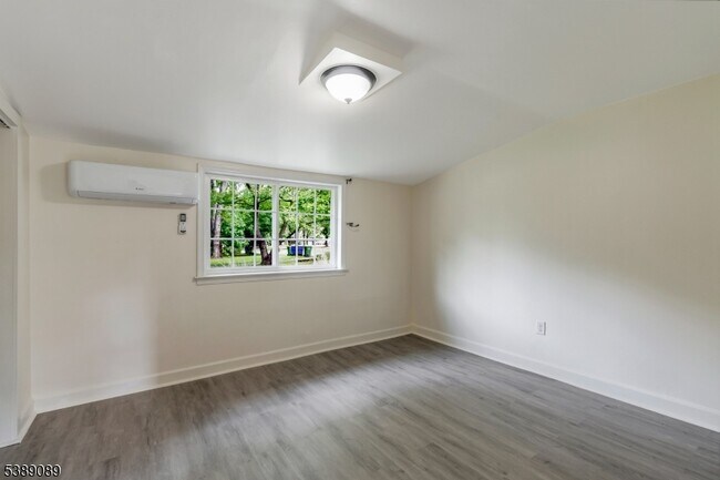 Building Photo - 68 Trenton Ave