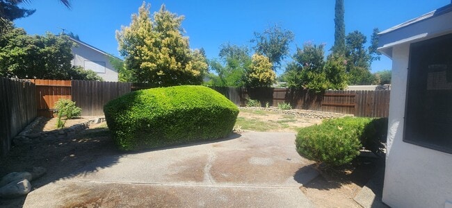 Building Photo - Wonderful 3 Bedroom Home in Greenhaven