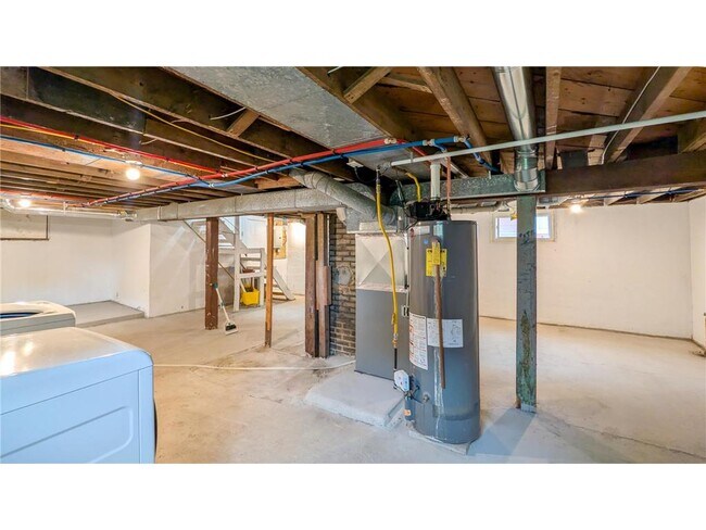 Building Photo - 624 E Hawthorne St