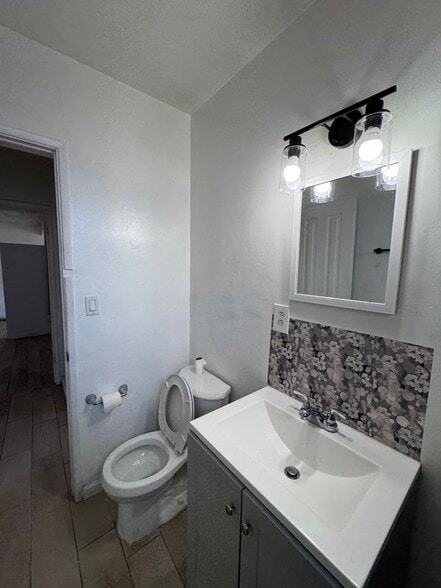Building Photo - 2770 Glenwood Pl