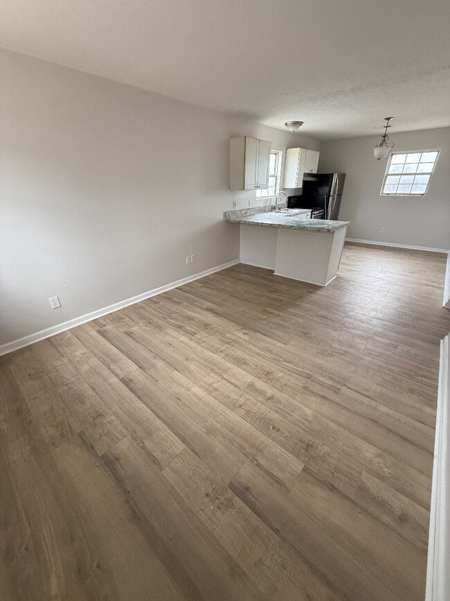 Building Photo - 517 Joel St