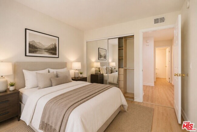 Building Photo - 17241 Palisades Cir