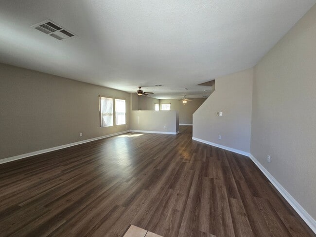 Building Photo - A Spacious 4 Bedroom House in Iron Mountai...